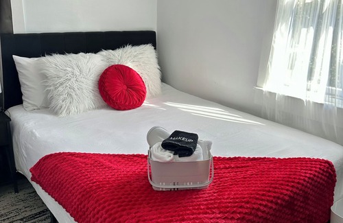 Hicksville Cabina | 💎 Chic Private Room 🛜 Fast Wi-Fi 👣Near LIRR & Shops