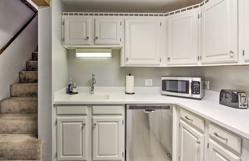 Bartlett Condominio | Chic Resort Condo ~ 1 Mi to Attitash Mountain!