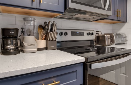 North Beach Casa | Chic Retreat - 2BR - Mayport Naval Base & Beaches - Pet Friendly