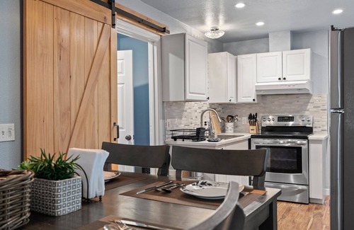 Southeastern Sacramento Apartamento | Chic Retreat:3BR/2BA Gem, near UC Davis Med Center
