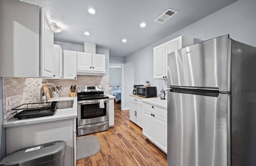 Southeastern Sacramento Apartamento | Chic Retreat:3BR/2BA Gem, near UC Davis Med Center