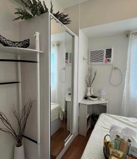 Santo Cristo Apartamento | Chic Retreat at Quezon City Grass Residences Condo