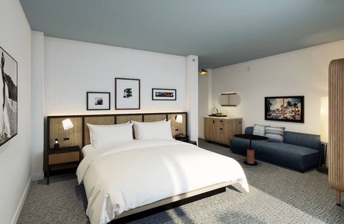 Waikiki Hotel | Chic Retreat in the Heart of Waikiki – Romer House Style, 3 Units