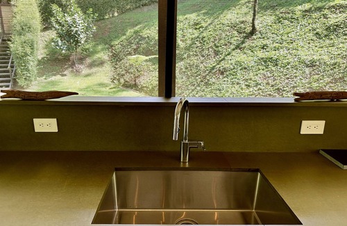Barú Cabina | Chic Retreat: Luxe in Canvas at Arbol De La Vida. Half-hour to Dominical Beach!