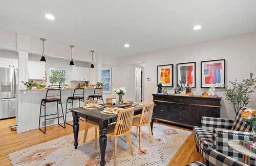 Plymouth Casa | "Chic Retreat" w/Home Office & Gym by Roxy Rentals