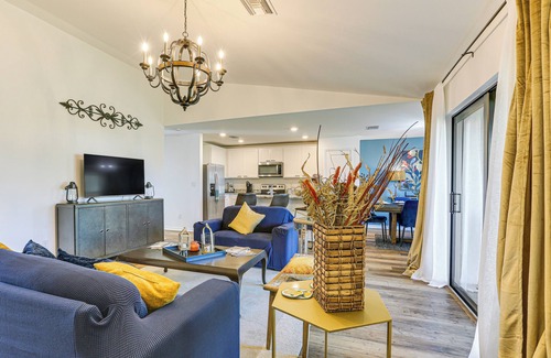 Biggar Casa | Chic Retreat w/ Lanai in Fort Myers!