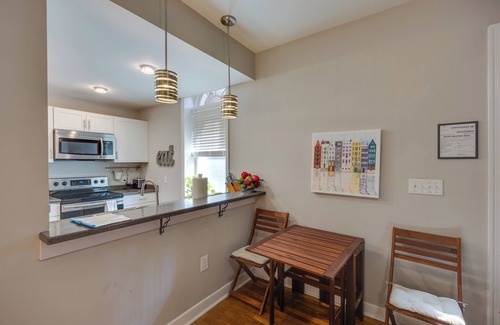 Monroe Ward Apartamento | Chic Richmond Retreat w/ Quaint Private Patio!