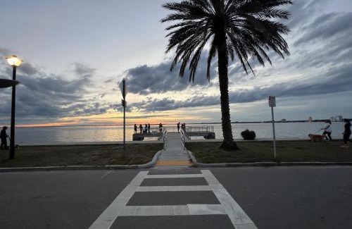 Southbank Apartamento | Chic Riverfront apartment in downtown San Marco