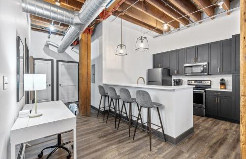 Downtown St. Louis Apartamento | Chic Riverfront Loft - Fitness Center - Walk to Arch, Conventions