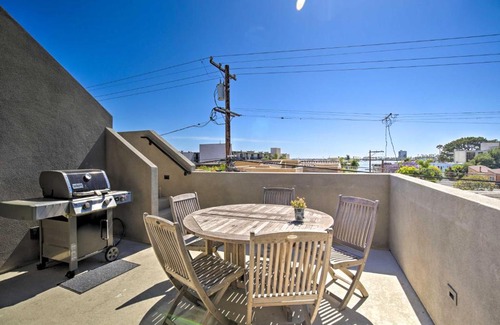 Crown Point Casa | Chic San Diego Abode Rooftop Balcony and Bay Views!