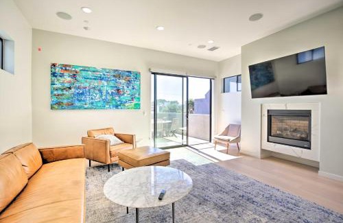 Crown Point Casa | Chic San Diego Abode Rooftop Balcony and Bay Views!