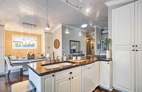 South Gate Ridge Cabaña | Chic Sarasota Cottage - Mins to Beach & Downtown!