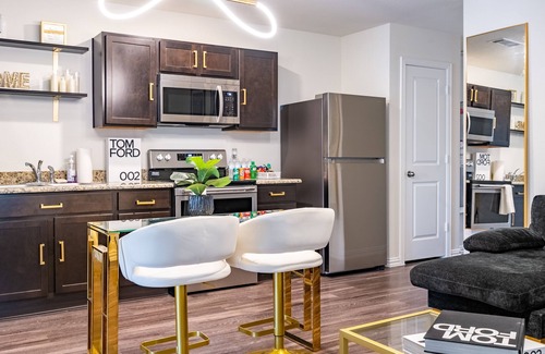 Northside Casa | Chic smart home - 15 mins from Downtown