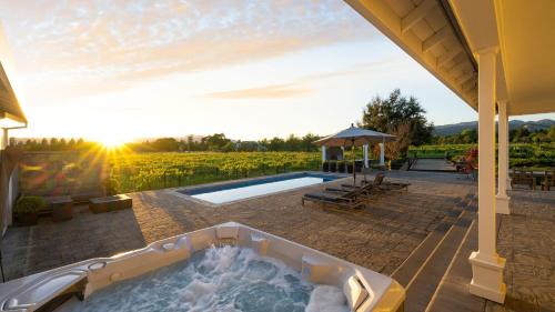 Sonoma Casa | Chic Sonoma Oasis w Pool Bocce Hot Tub Minutes to Downtown