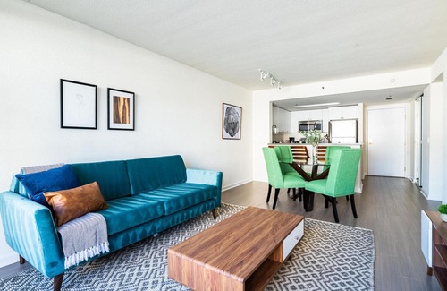 South Beach Apartamento | Chic South Beach 1BR w/ Rooftop Tennis, nr Muni Lightrail, by Blueground