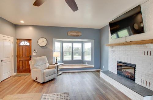 Ste Genevieve Casa | Chic Ste Genevieve Home with Nice Interior Amenities
