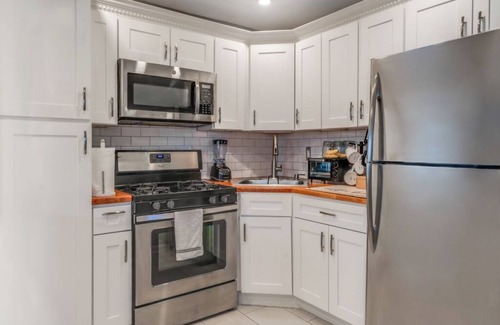 Amityville Apartamento | Chic Studio Apartment, with WiFi in welcoming Amityville