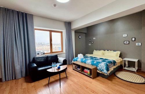 Bayangol Apartamento | Chic studio at Maxmall North