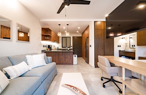 Jimenez Condominio | Chic Studio in Downtown Santa Cruz