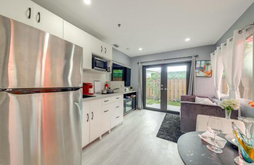 Sunrise Apartamento | Chic Studio Near Amerant Arena and Shopping!