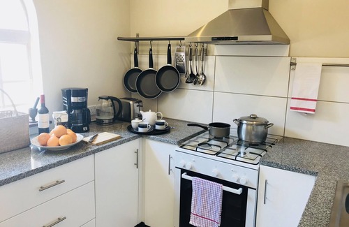 Harare Apartamento | Chic Studio Nestled in Lovely Garden and Pool-2254