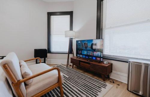 The Gate Apartamento | Chic Studio Walk to SMM SLU Hospital Grand