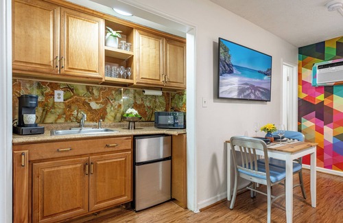 Colee Hammock Apartamento | Chic Studio with WiFi and AC in awesome Fort Lauderdale Beach