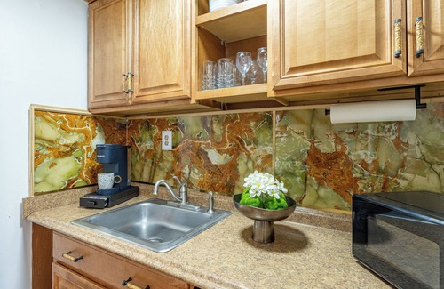 Colee Hammock Apartamento | Chic Studio with WiFi and AC in awesome Fort Lauderdale Beach