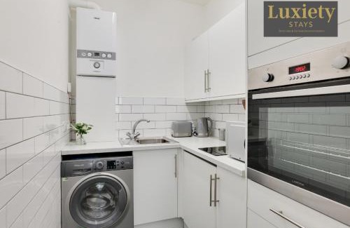 Southend-on-Sea Apartamento | Chic & Stylish Studio City Centre Nr High St by Luxiety Stays