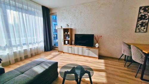 Varna Municipality Apartamento | Chic, Sunny and Cozy One Bedroom Bliss