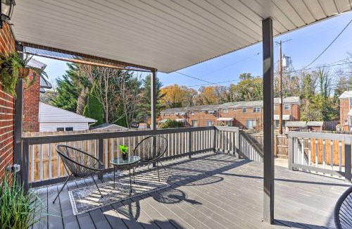 Beechfield Casa | Chic Townhome with Deck 6 Mi to Dtwn Baltimore