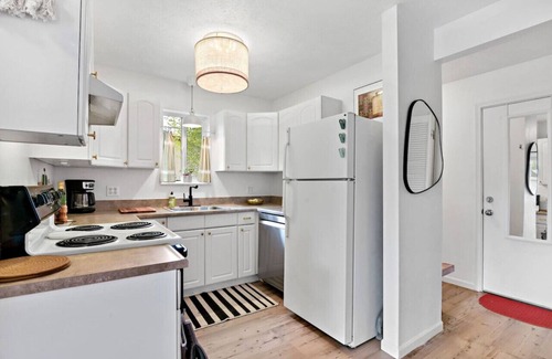 Spokane Casa | Chic Townhouse in Northtown