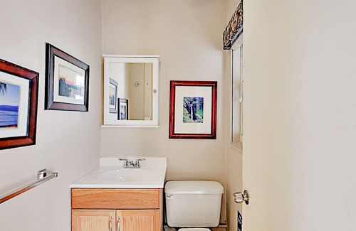 Harbor Beach Casa | Chic tropical retreat w/ private outdoor pool - walk to beach & dining