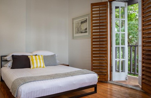 Balmain East Apartamento | Chic Two-storey Cottage with Darling Harbour Views