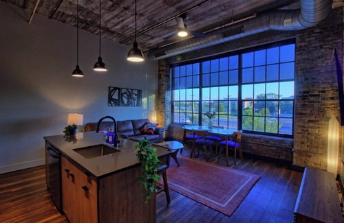 Midtown Hotel | Chic Ultramodern Loft Suite w/ Designer Features
