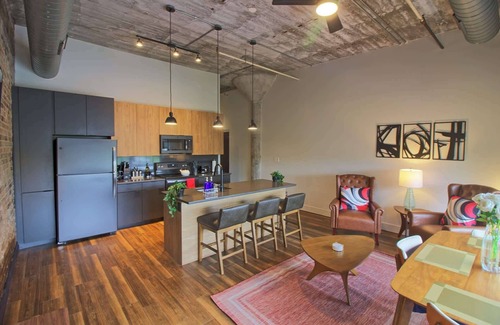 Midtown Hotel | Chic Ultramodern Loft Suite w/ Designer Features