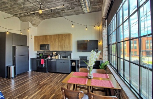 Midtown Hotel | Chic Ultramodern Studio Loft w/ Designer Features