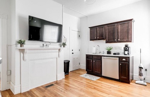 Church Hill Apartamento | Chic Urban Couples Retreat: Perfect Getaway 'n RVA