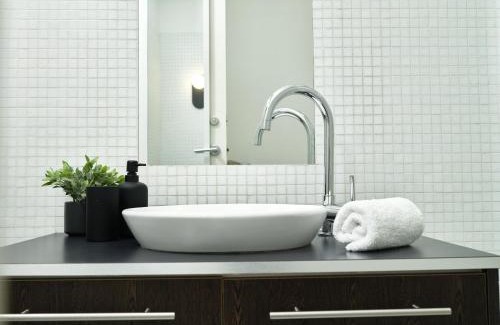 Richmond Apartamento | Chic Urban Loft in Prime Location