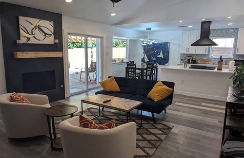 Austin Casa | Chic Urban Oasis in Austin with Pool and Spa