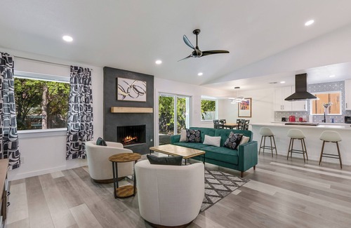 Austin Casa | Chic Urban Oasis in Austin with Pool and Spa