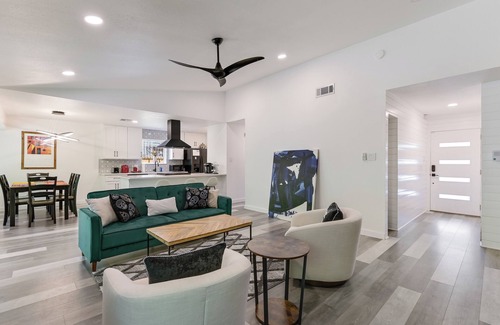 Austin Casa | Chic Urban Oasis in Austin with Pool and Spa
