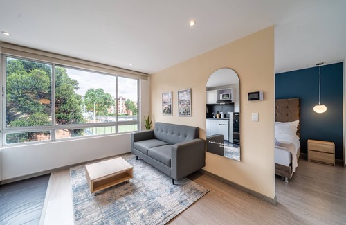 Financial District Apartamento | Chic Urban Oasis in Chapinero