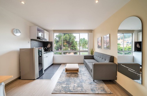 Financial District Apartamento | Chic Urban Oasis in Chapinero