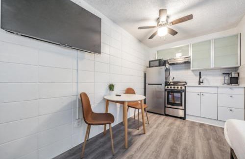 St. Petersburg - Clearwater Apartamento | Chic Urban Studio - Explore Downtown St. Pete