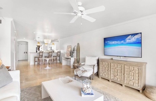 Central Beach Condominio | Chic Vero Beach Condo