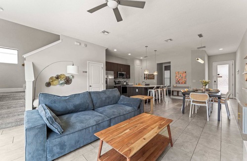 Loughman Casa | Chic Villa Domani Retreat - 9ppl