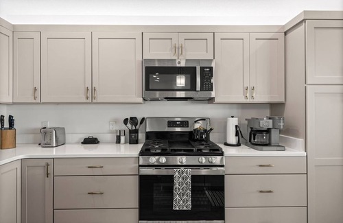 Sumter County Casa | Chic Villages 3BR | King Suite | Patio & Golf Cart