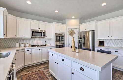 Vineyard Casa | Chic Vineyard Getaway with Yard about 8 Mi to BYU