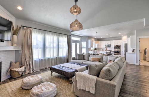 Vineyard Casa | Chic Vineyard Getaway with Yard about 8 Mi to BYU